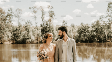 demo-attachment-821-Couple-On-Lake