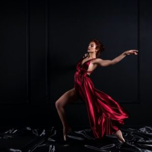 demo-attachment-1005-Dancing-Woman-2